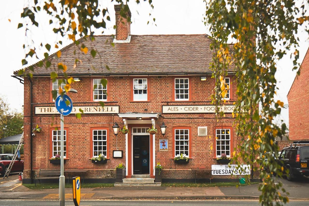 The Lord Grenfell Bed & Breakfast Maidenhead Bagian luar foto The Crown Inn, Great Glen
